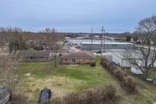 155 E Baker St, Manteno, IL 60950 - Photo 35