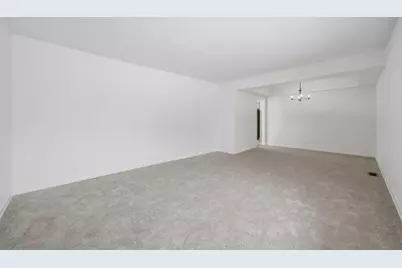 [Address not provided], Elk Grove Village, IL 60007 - Photo 9