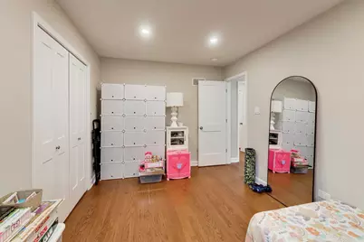 8512 W Crain Street, Niles, IL 60714 - Photo 17