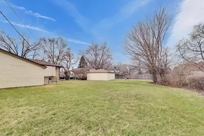 8512 W Crain Street, Niles, IL 60714 - Photo 29