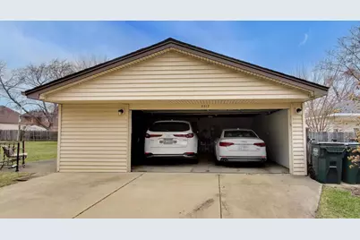 8512 W Crain Street, Niles, IL 60714 - Photo 5