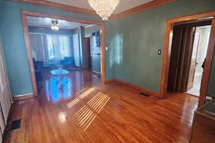 12051 S Yale Ave, Chicago, IL 60628 - Photo 5