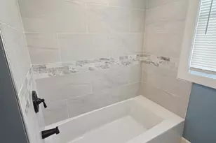 12051 S Yale Ave, Chicago, IL 60628 - Photo 7