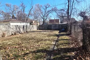 12051 S Yale Ave, Chicago, IL 60628 - Photo 15