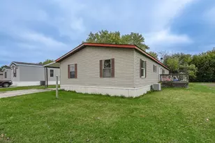 77 Berry Ln, Bourbonnais, IL 60914 - Photo 5