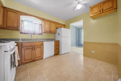 10125 S Komensky Avenue, Oak Lawn, IL 60453 - Photo 7