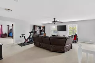 2546 W Autumn Dr, Round Lake, IL 60073 - Photo 21