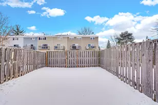 2035 Stanley Ct, Schaumburg, IL 60194 - Photo 25