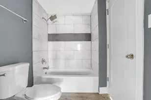 2035 Stanley Ct, Schaumburg, IL 60194 - Photo 21