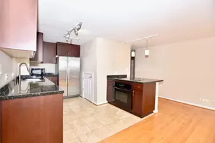 1221 N Dearborn Pkwy, Chicago, IL 60610 - Photo 11