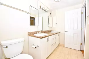 1221 N Dearborn Pkwy, Chicago, IL 60610 - Photo 19