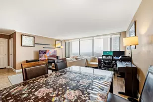 5455 N Sheridan Rd, Chicago, IL 60640 - Photo 9