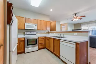 16134 Powderhorn Lake Way, Crest Hill, IL 60403 - Photo 19