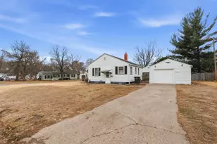 955 23rd Ave, Rock Island, IL 61201 - Photo 5