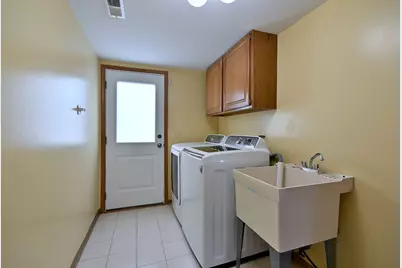 632 Berkshire Lane, Des Plaines, IL 60016 - Photo 13