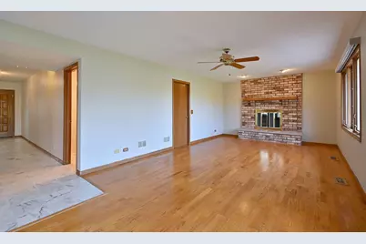 632 Berkshire Lane, Des Plaines, IL 60016 - Photo 11