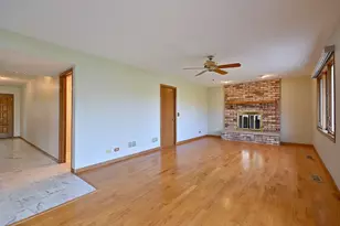 632 Berkshire Ln, Des Plaines, IL 60016 - Photo 11