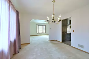 632 Berkshire Ln, Des Plaines, IL 60016 - Photo 5