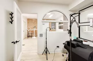 2323 W Taylor St, Chicago, IL 60612 - Photo 9
