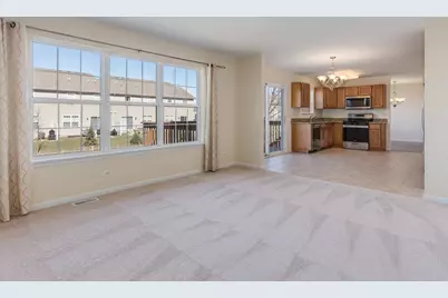 1800 Diamond Creek Lane, Aurora, IL 60503 - Photo 7