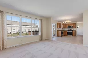 1800 Diamond Creek Ln, Aurora, IL 60503 - Photo 7