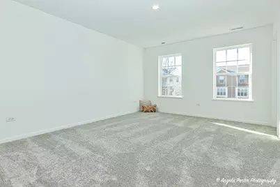 402 Neubauer Circle, Lindenhurst, IL 60046 - Photo 17