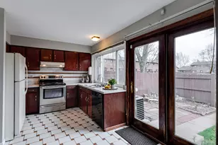 18W269 Kirkland Ln, Villa Park, IL 60181 - Photo 9