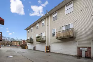 10420 S Walden Pkwy, Chicago, IL 60643 - Photo 31