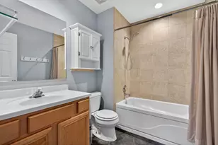 10420 S Walden Pkwy, Chicago, IL 60643 - Photo 19