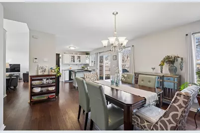 122 E Aspen Circle, Hainesville, IL 60030 - Photo 5