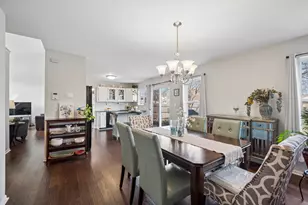 122 E Aspen Cir, Hainesville, IL 60030 - Photo 5