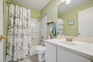 122 E Aspen Cir, Hainesville, IL 60030 - Photo 11