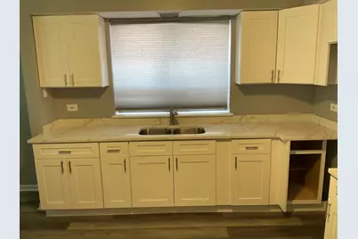 10929 S Eberhart Avenue, Chicago, IL 60628 - Photo 5