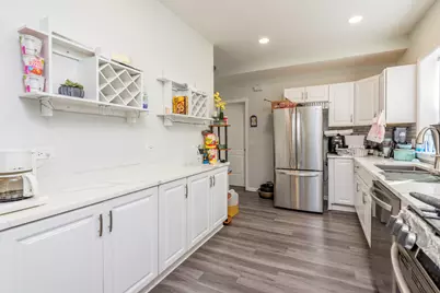 705 Massena Avenue, Waukegan, IL 60085 - Photo 9