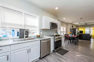 705 Massena Ave, Waukegan, IL 60085 - Photo 11