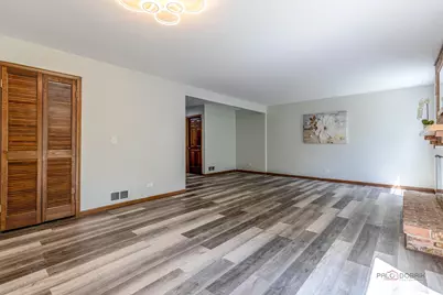 851 Sutton Court #851, Lincolnshire, IL 60069 - Photo 9