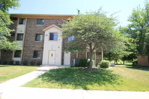 3 Cedar Ct, Vernon Hills, IL 60061 - Photo 1