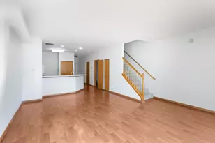 2877 Stonewater Dr, Naperville, IL 60564 - Photo 7