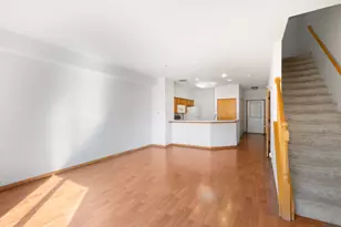 2877 Stonewater Dr, Naperville, IL 60564 - Photo 5