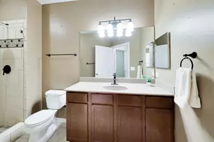 985 Oak Ridge Blvd, Elgin, IL 60120 - Photo 17