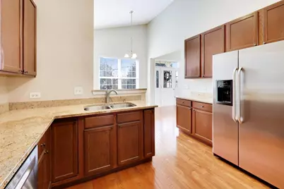 985 Oak Ridge Boulevard, Elgin, IL 60120 - Photo 7