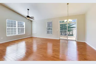 985 Oak Ridge Boulevard, Elgin, IL 60120 - Photo 3