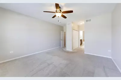 985 Oak Ridge Boulevard, Elgin, IL 60120 - Photo 11