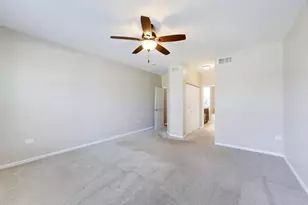 985 Oak Ridge Blvd, Elgin, IL 60120 - Photo 11