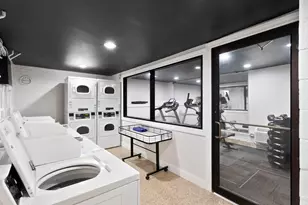 6758 N Sheridan Ave, Chicago, IL 60626 - Photo 13