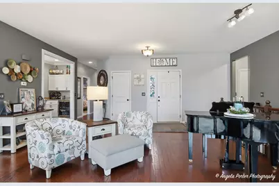 2165 Walnut Glen Boulevard, Island Lake, IL 60042 - Photo 11