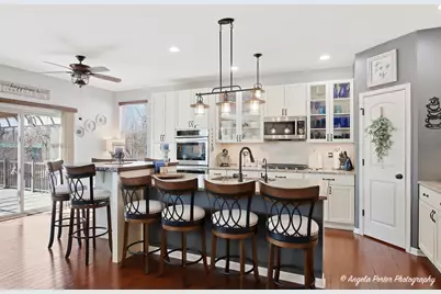 2165 Walnut Glen Boulevard, Island Lake, IL 60042 - Photo 7