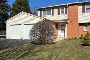 524 Monroe Rd, Bolingbrook, IL 60440 - Photo 1