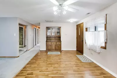 [Address not provided], Schaumburg, IL 60193 - Photo 5