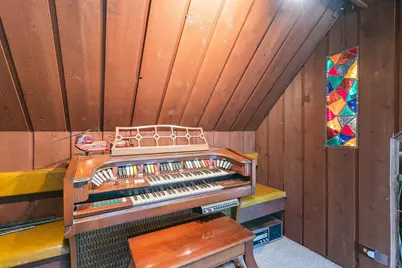 9215 S 83rd Avenue, Hickory Hills, IL 60457 - Photo 11